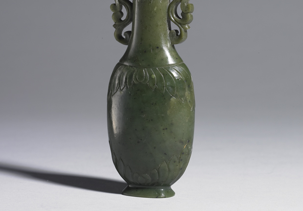 Jade vase carved with flowers, Qing dynasty (1644-1911)-China Archive